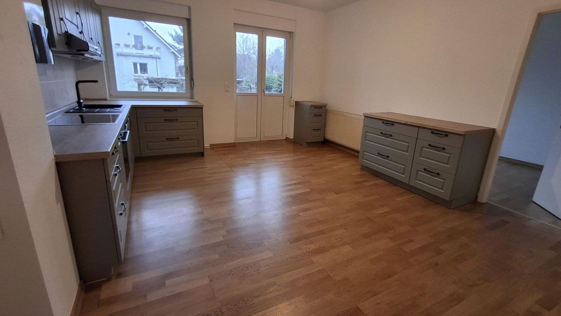 Prodej bytu 3+1 82 m², Berlin, Berlín Prodej bytu 3+1 82 m², Berlin, Berlín