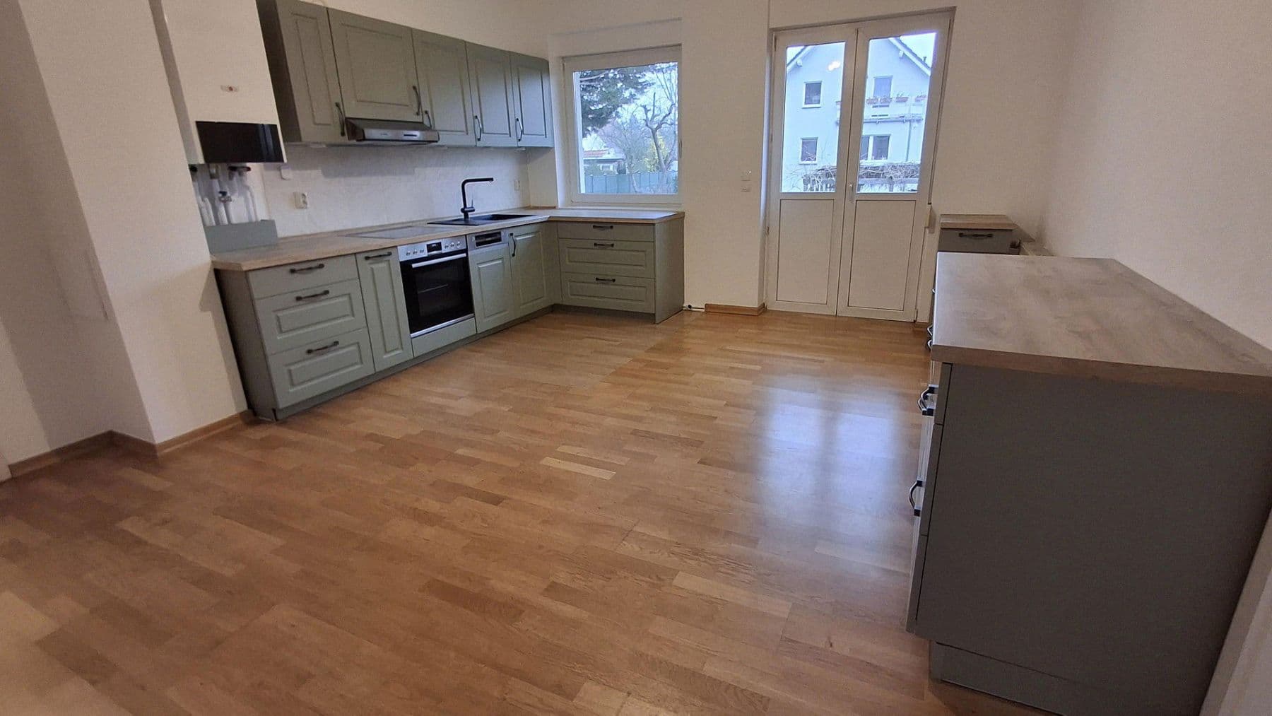 Prodej bytu 3+1 82 m², Berlin, Berlín Prodej bytu 3+1 82 m², Berlin, Berlín