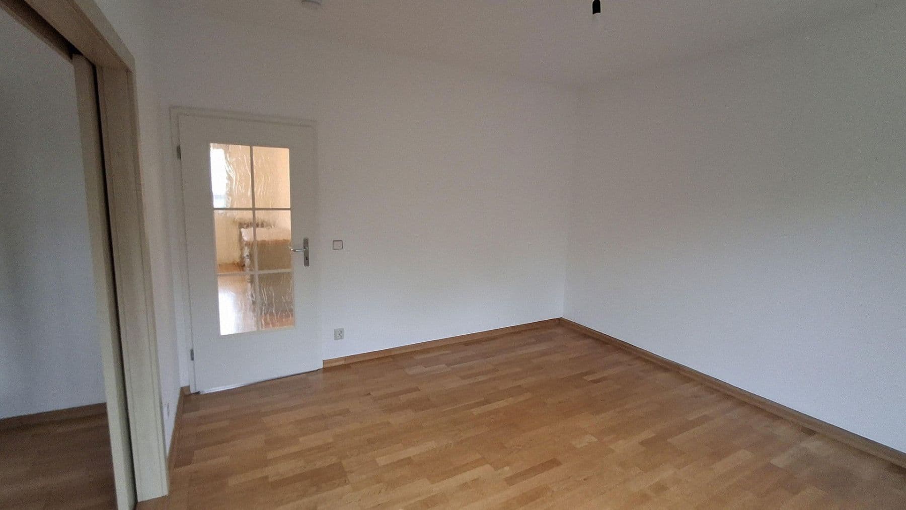 Prodej bytu 3+1 82 m², Berlin, Berlín Prodej bytu 3+1 82 m², Berlin, Berlín
