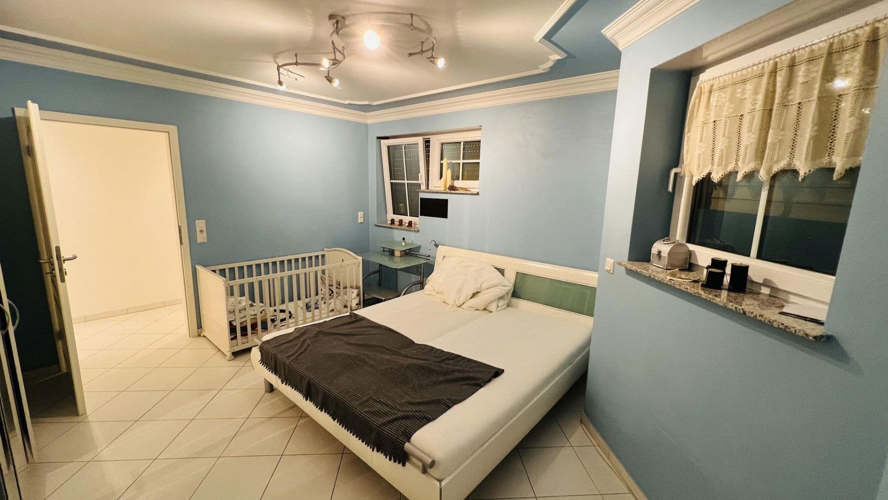 Pronájem bytu 7+1 266 m², Indianapolisstr.62, Köln, Severní Porýní-Vestfálsko Pronájem bytu 7+1 266 m², Indianapolisstr.62, Köln, Severní Porýní-Vestfálsko