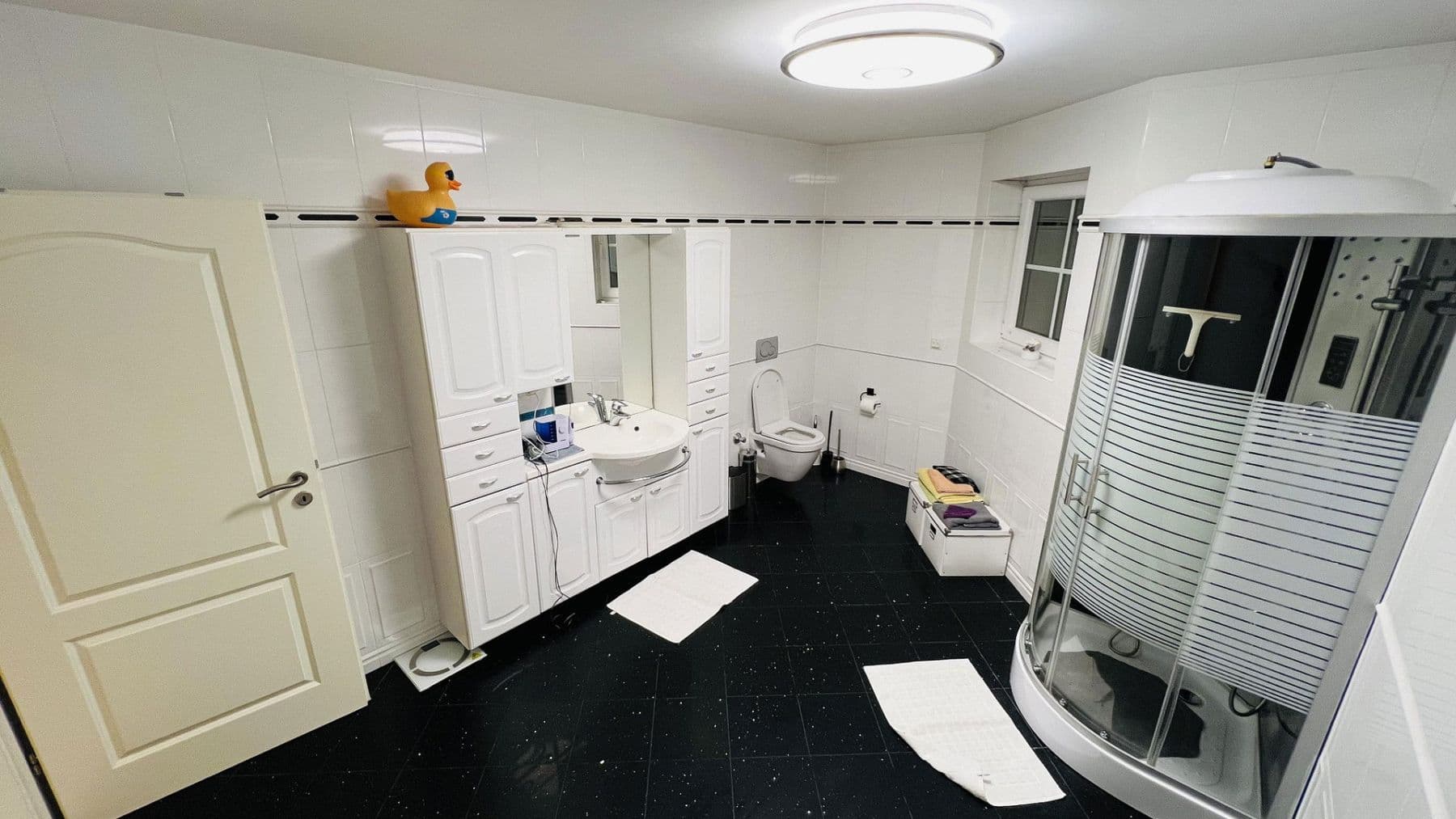 Pronájem bytu 7+1 266 m², Indianapolisstr.62, Köln, Severní Porýní-Vestfálsko Pronájem bytu 7+1 266 m², Indianapolisstr.62, Köln, Severní Porýní-Vestfálsko