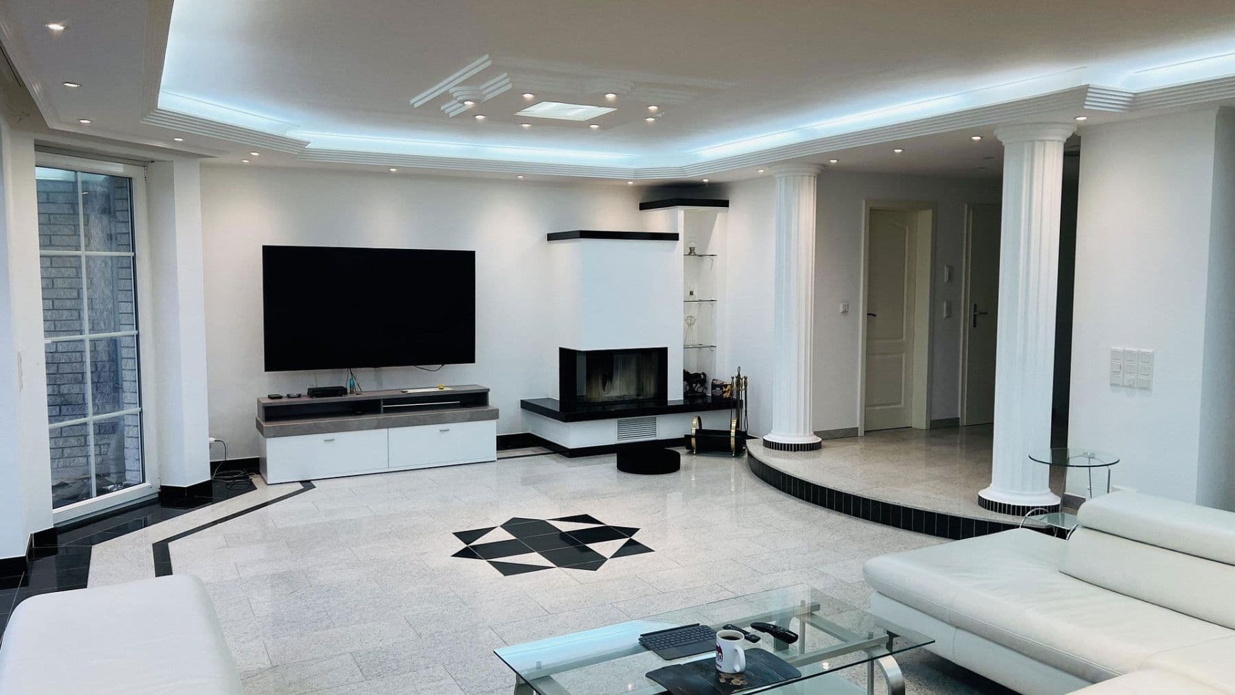 Pronájem bytu 7+1 266 m², Indianapolisstr.62, Köln, Severní Porýní-Vestfálsko Pronájem bytu 7+1 266 m², Indianapolisstr.62, Köln, Severní Porýní-Vestfálsko