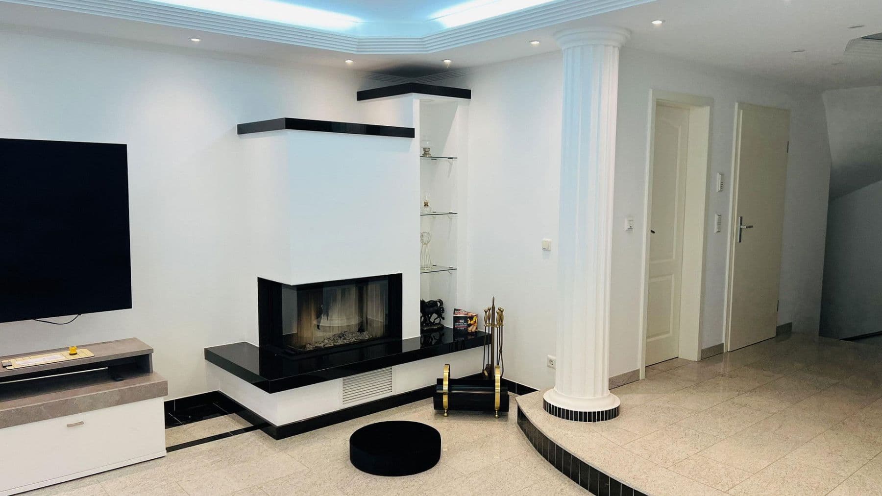 Pronájem bytu 7+1 266 m², Indianapolisstr.62, Köln, Severní Porýní-Vestfálsko Pronájem bytu 7+1 266 m², Indianapolisstr.62, Köln, Severní Porýní-Vestfálsko