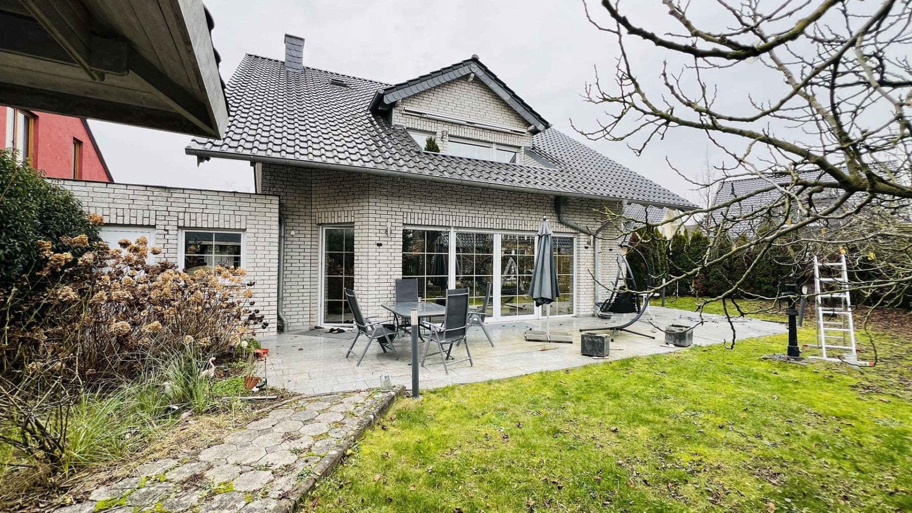 Pronájem bytu 7+1 266 m², Indianapolisstr.62, Köln, Severní Porýní-Vestfálsko Pronájem bytu 7+1 266 m², Indianapolisstr.62, Köln, Severní Porýní-Vestfálsko