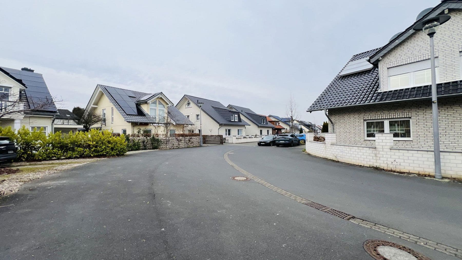 Pronájem bytu 7+1 266 m², Indianapolisstr.62, Köln, Severní Porýní-Vestfálsko Pronájem bytu 7+1 266 m², Indianapolisstr.62, Köln, Severní Porýní-Vestfálsko