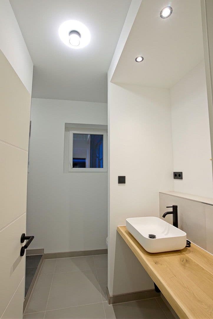 Pronájem bytu 4+1 130 m², Göhrdestraße 1a, Himbergen, Dolní Sasko Pronájem bytu 4+1 130 m², Göhrdestraße 1a, Himbergen, Dolní Sasko