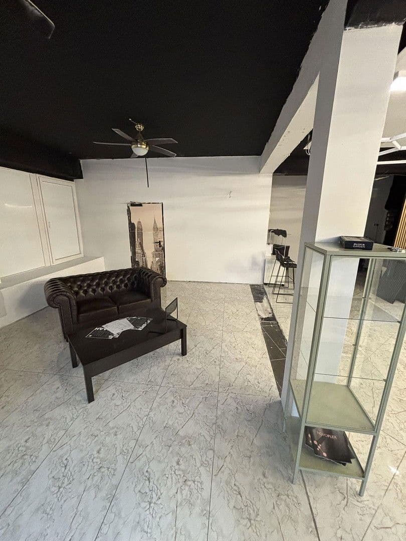 Pronájem nebytového prostoru 115 m², Marienstr. 2, Aldenhoven, Severní Porýní-Vestfálsko Pronájem nebytového prostoru 115 m², Marienstr. 2, Aldenhoven, Severní Porýní-Vestfálsko