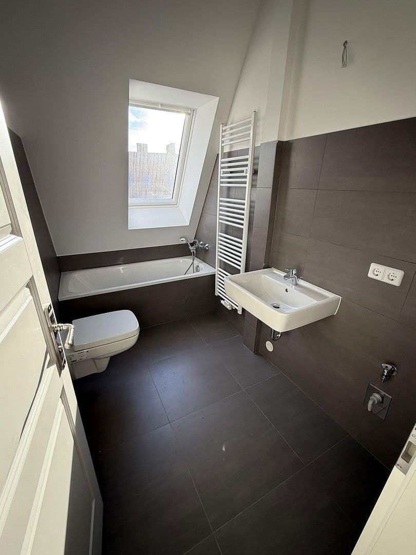 Pronájem bytu 3+1 99 m², Blissestraße, Berlin, Berlín Pronájem bytu 3+1 99 m², Blissestraße, Berlin, Berlín