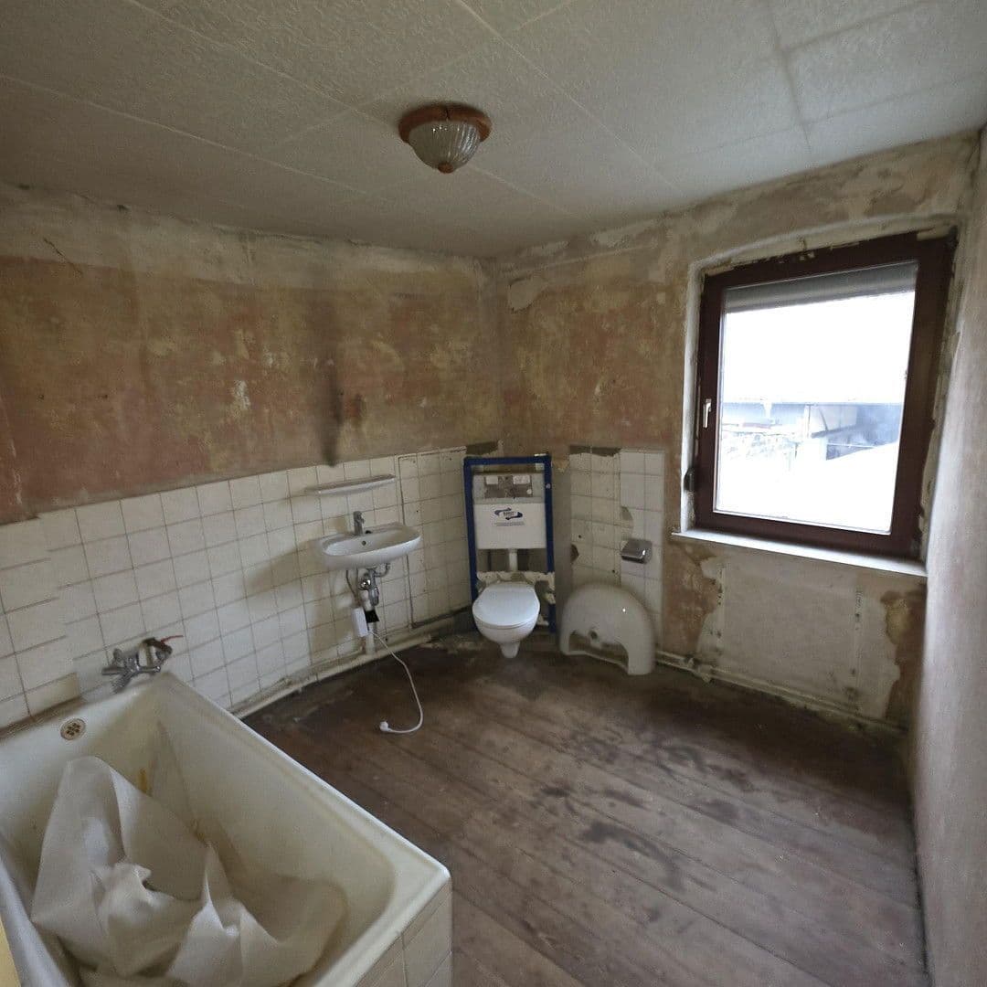 Prodej domu 170 m², pozemek 520 m², Breitscheidtsraße 10, Bad Schmiedeberg, Sasko-Anhaltsko Prodej domu 170 m², pozemek 520 m², Breitscheidtsraße 10, Bad Schmiedeberg, Sasko-Anhaltsko