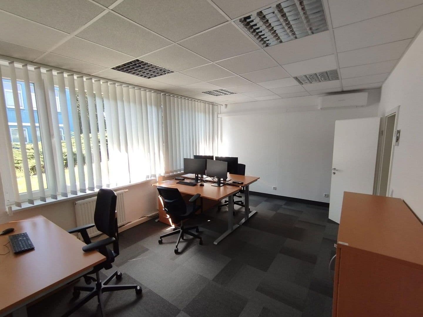 Pronájem kanceláře 2.000 m², Grenzstraße 28, Halle, Sasko-Anhaltsko Pronájem kanceláře 2.000 m², Grenzstraße 28, Halle, Sasko-Anhaltsko