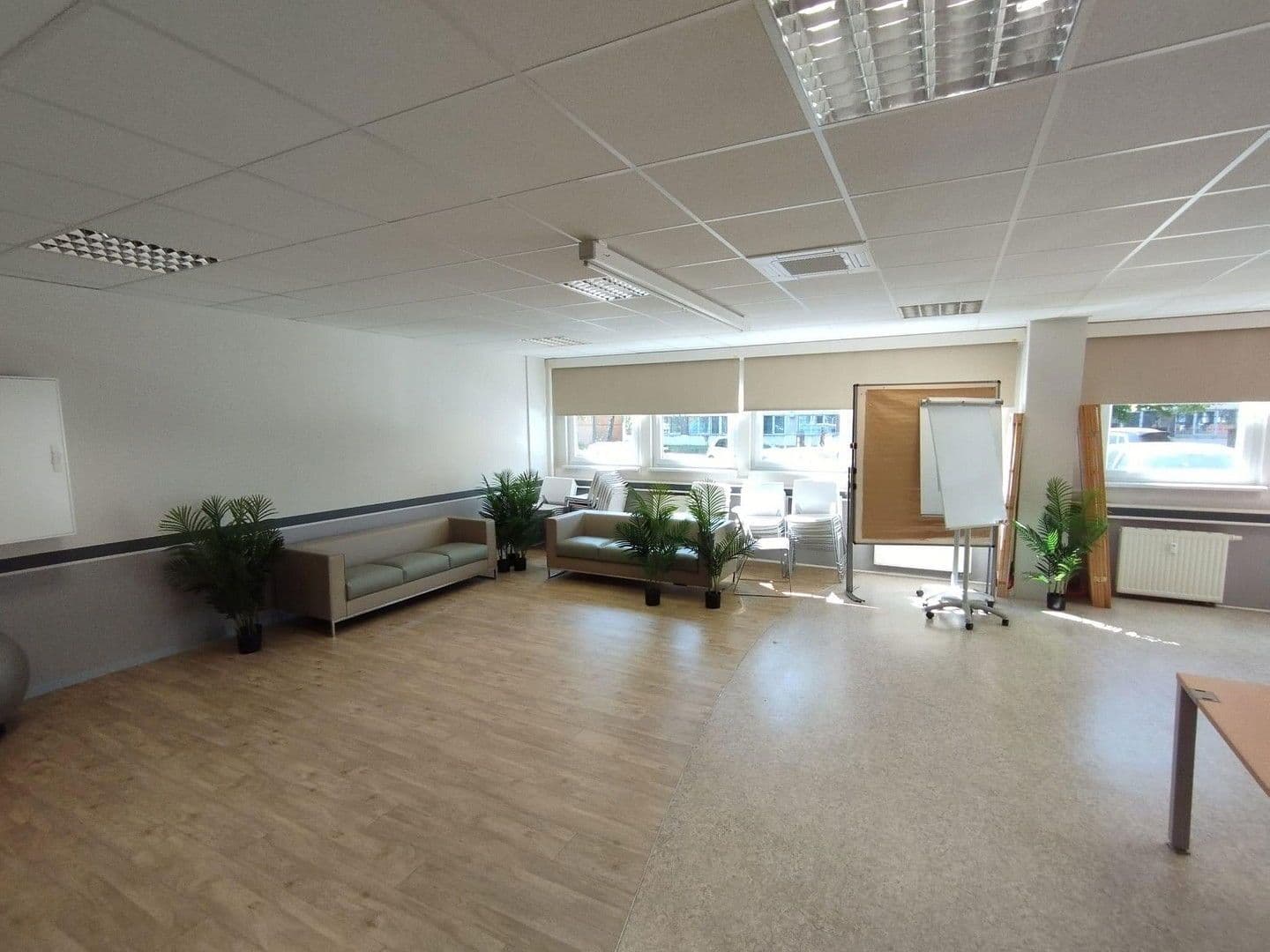 Pronájem kanceláře 2.000 m², Grenzstraße 28, Halle, Sasko-Anhaltsko Pronájem kanceláře 2.000 m², Grenzstraße 28, Halle, Sasko-Anhaltsko