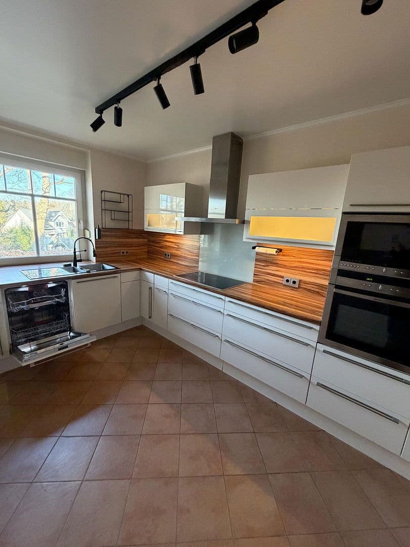 Prodej bytu 3+kk 117 m², Saseler Chaussee 240, Hamburg, Hamburg Prodej bytu 3+kk 117 m², Saseler Chaussee 240, Hamburg, Hamburg