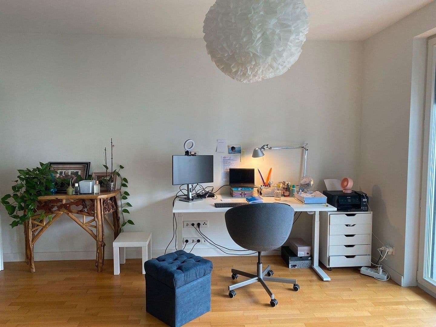 Pronájem bytu 3+1 100 m², Düsseldorf, Severní Porýní-Vestfálsko Pronájem bytu 3+1 100 m², Düsseldorf, Severní Porýní-Vestfálsko