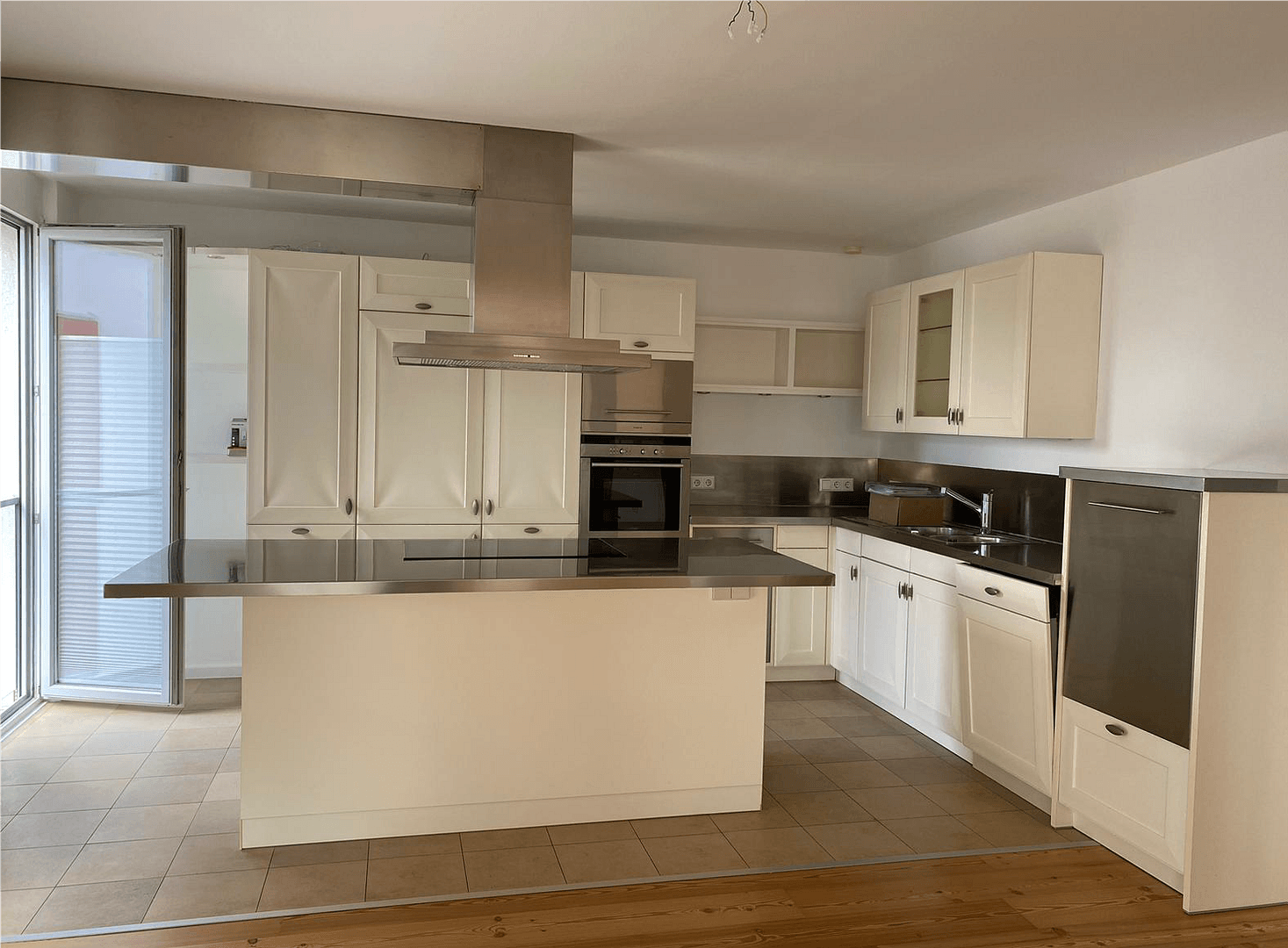 Pronájem bytu 3+kk 112 m², Ettlingen, Bádensko-Württembersko Pronájem bytu 3+kk 112 m², Ettlingen, Bádensko-Württembersko