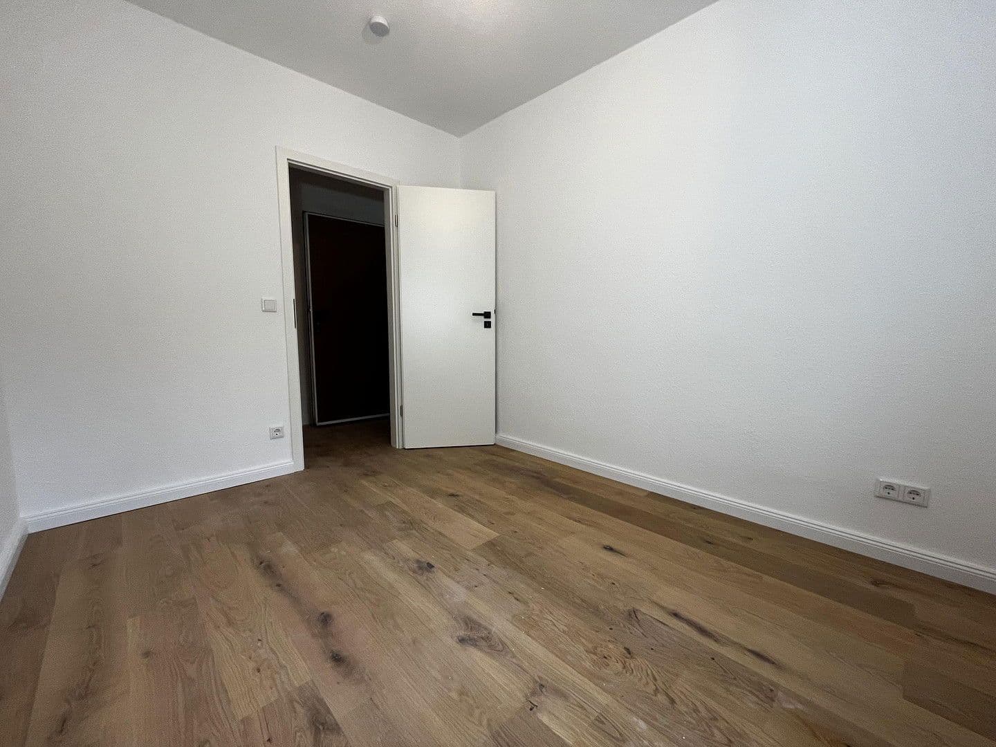 Prodej bytu 4+1 82 m², Graubündener Straße 61, Bremen, Bremen Prodej bytu 4+1 82 m², Graubündener Straße 61, Bremen, Bremen