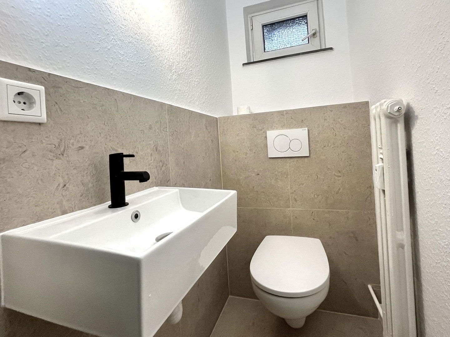 Prodej bytu 4+1 82 m², Graubündener Straße 61, Bremen, Bremen Prodej bytu 4+1 82 m², Graubündener Straße 61, Bremen, Bremen