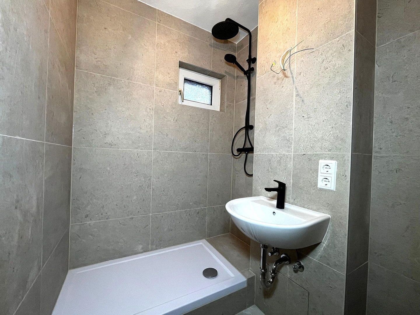 Prodej bytu 4+1 82 m², Graubündener Straße 61, Bremen, Bremen Prodej bytu 4+1 82 m², Graubündener Straße 61, Bremen, Bremen