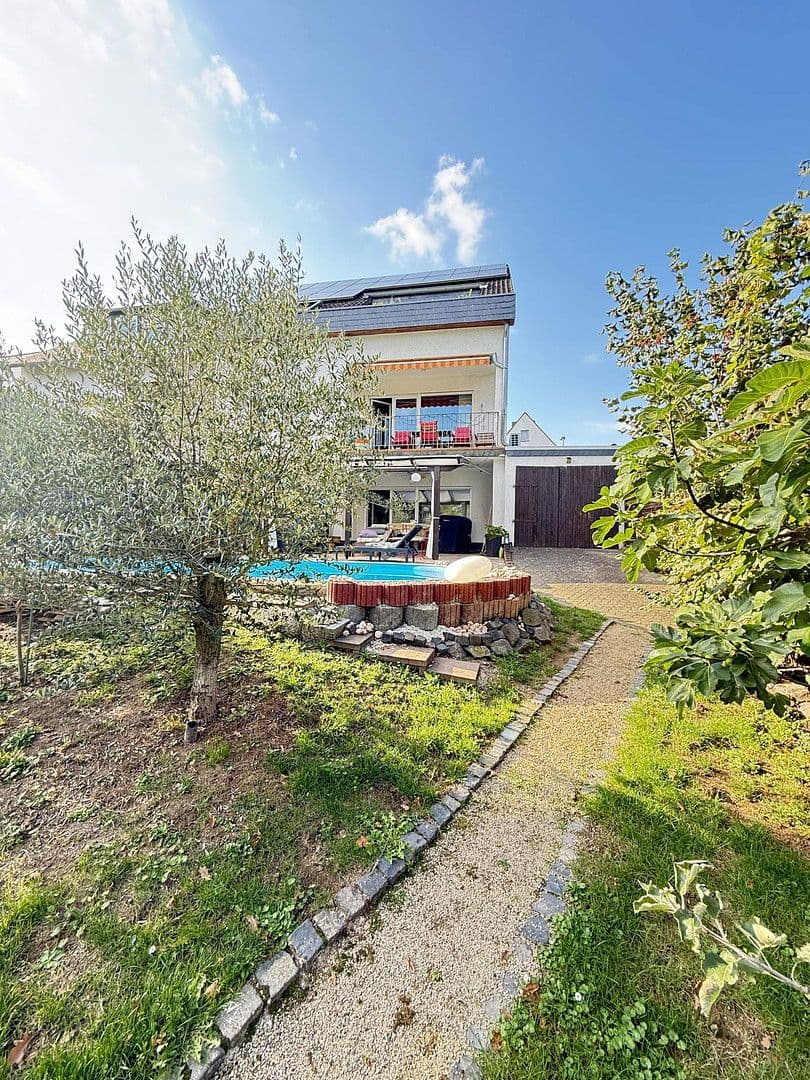 Pronájem bytu 5+1 165 m², Koblenz, Porýní-Falc Pronájem bytu 5+1 165 m², Koblenz, Porýní-Falc