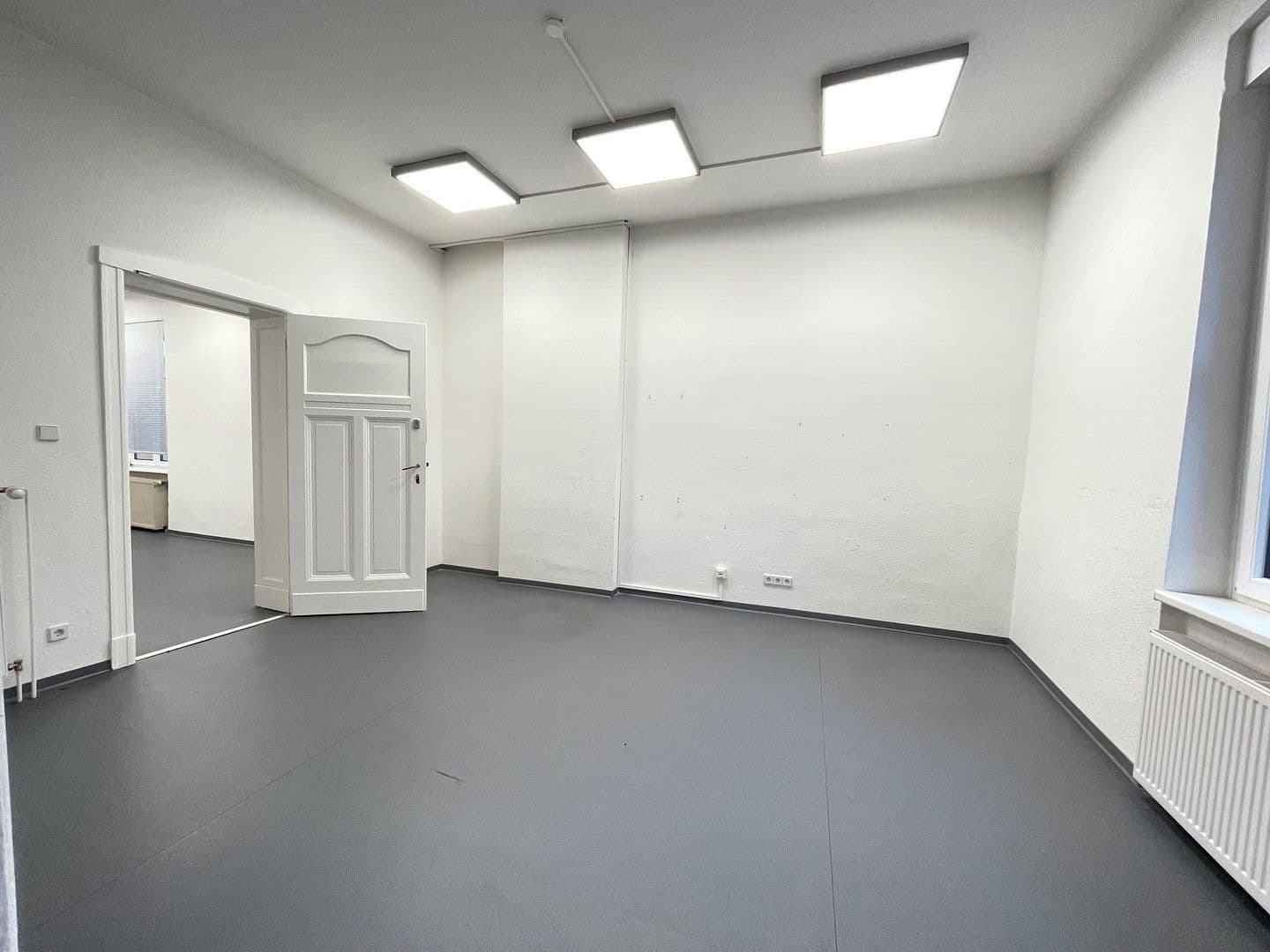 Pronájem nebytového prostoru 164 m², Bahnhofstr. 14, Biesenthal, Braniborsko Pronájem nebytového prostoru 164 m², Bahnhofstr. 14, Biesenthal, Braniborsko