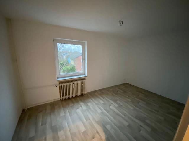 Pronájem bytu 3+1 69 m², Militschstr. 52, Braunschweig, Dolní Sasko Pronájem bytu 3+1 69 m², Militschstr. 52, Braunschweig, Dolní Sasko
