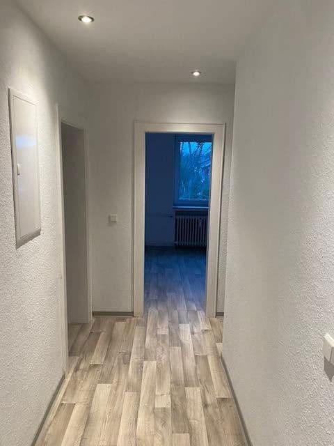 Pronájem bytu 3+1 69 m², Militschstr. 52, Braunschweig, Dolní Sasko Pronájem bytu 3+1 69 m², Militschstr. 52, Braunschweig, Dolní Sasko