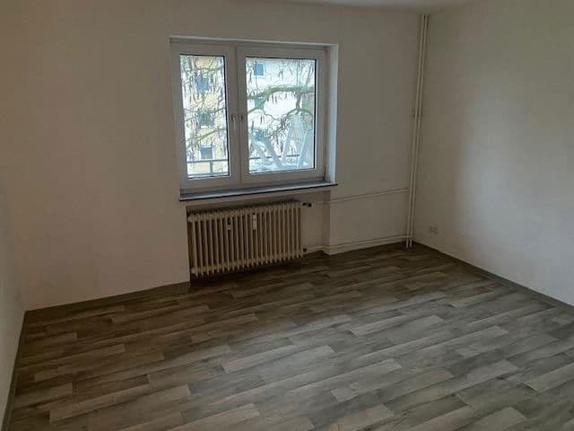 Pronájem bytu 3+1 69 m², Militschstr. 52, Braunschweig, Dolní Sasko Pronájem bytu 3+1 69 m², Militschstr. 52, Braunschweig, Dolní Sasko