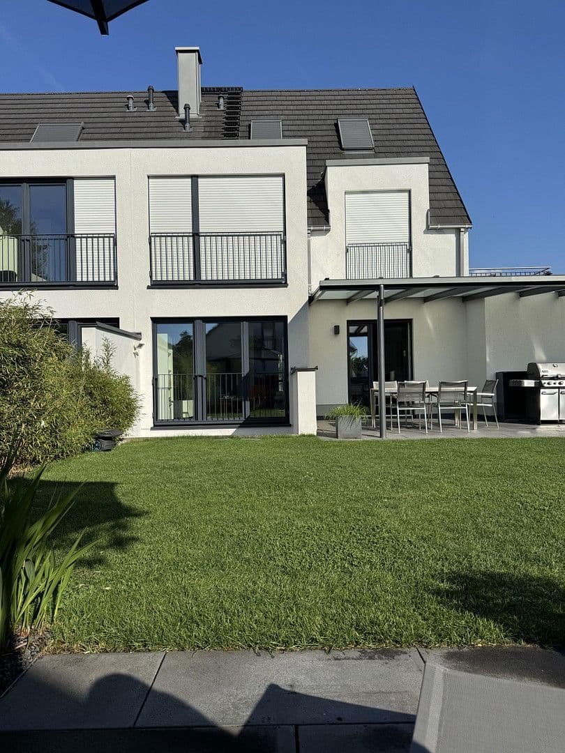 Prodej domu 190 m², pozemek 380 m², Neu-Isenburg, Hessen Prodej domu 190 m², pozemek 380 m², Neu-Isenburg, Hessen