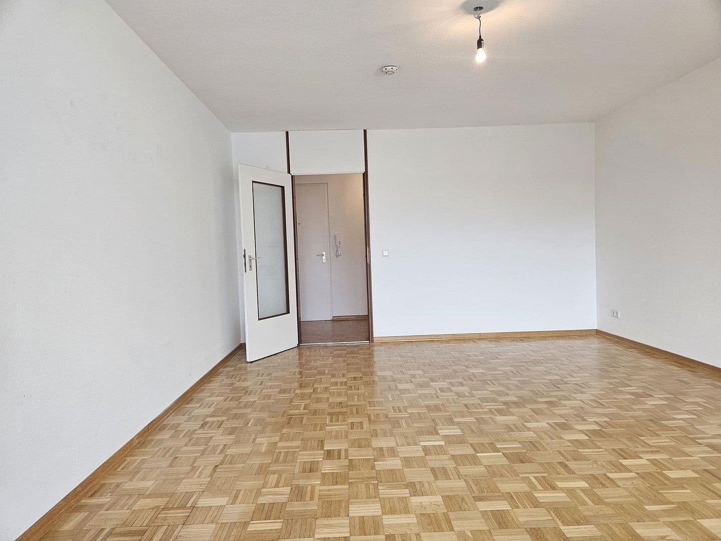 Pronájem bytu 3+1 75 m², Heiglhofstraße 80, München, Bavorsko Pronájem bytu 3+1 75 m², Heiglhofstraße 80, München, Bavorsko