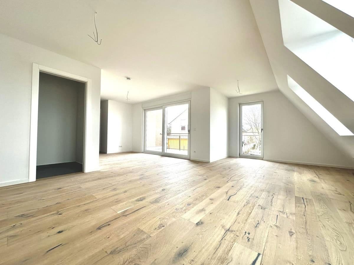Pronájem bytu 3+1 100 m², Kieselbronn, Bádensko-Württembersko Pronájem bytu 3+1 100 m², Kieselbronn, Bádensko-Württembersko