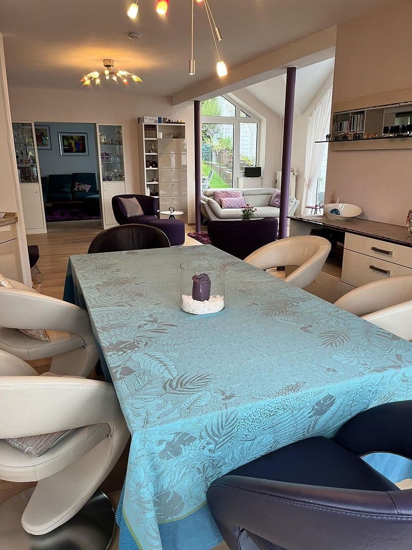 Prodej domu 237 m², pozemek 525 m², Ingelheim am Rhein, Porýní-Falc Prodej domu 237 m², pozemek 525 m², Ingelheim am Rhein, Porýní-Falc