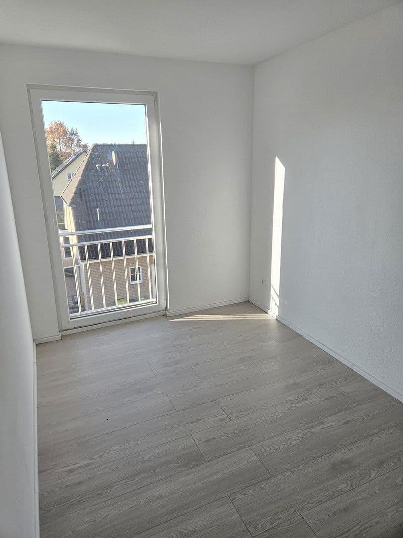 Pronájem bytu 2+1 34 m², Bruchmühler Str. 77, Fredersdorf-Vogelsdorf, Braniborsko Pronájem bytu 2+1 34 m², Bruchmühler Str. 77, Fredersdorf-Vogelsdorf, Braniborsko
