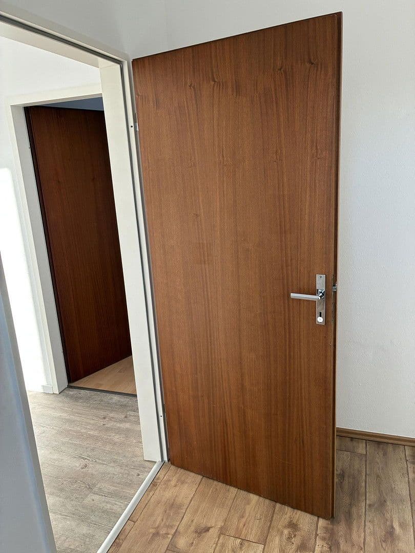 Pronájem bytu 4+1 94 m², Bahraer Straße 14, Hirschstein, Sasko Pronájem bytu 4+1 94 m², Bahraer Straße 14, Hirschstein, Sasko