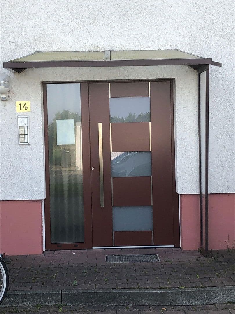 Pronájem bytu 4+1 94 m², Bahraer Straße 14, Hirschstein, Sasko Pronájem bytu 4+1 94 m², Bahraer Straße 14, Hirschstein, Sasko