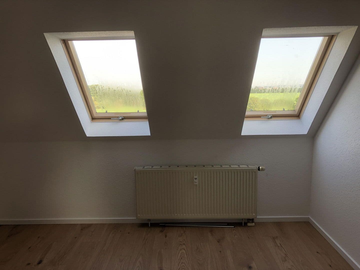 Pronájem bytu 4+1 94 m², Bahraer Straße 14, Hirschstein, Sasko Pronájem bytu 4+1 94 m², Bahraer Straße 14, Hirschstein, Sasko