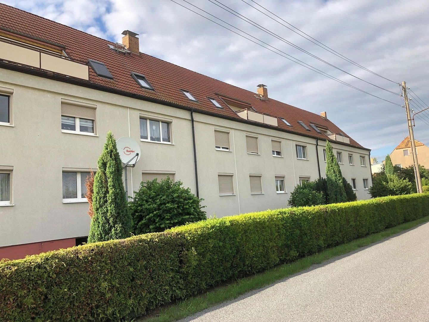 Pronájem bytu 4+1 94 m², Bahraer Straße 14, Hirschstein, Sasko Pronájem bytu 4+1 94 m², Bahraer Straße 14, Hirschstein, Sasko