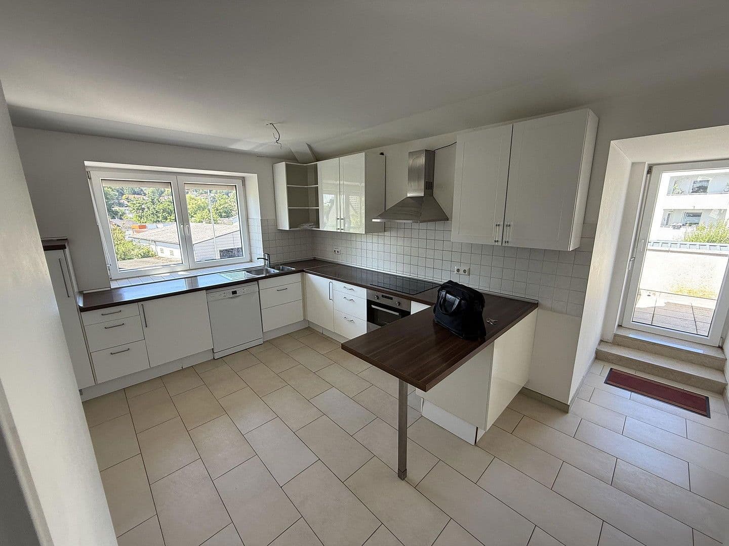 Pronájem bytu 4+1 130 m², Fischbacherstrasse 22, Kelkheim (Taunus), Hessen Pronájem bytu 4+1 130 m², Fischbacherstrasse 22, Kelkheim (Taunus), Hessen