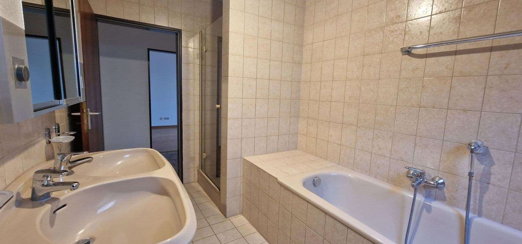 Prodej bytu 4+1 136 m², Köln (Eil), Severní Porýní-Vestfálsko Prodej bytu 4+1 136 m², Köln (Eil), Severní Porýní-Vestfálsko