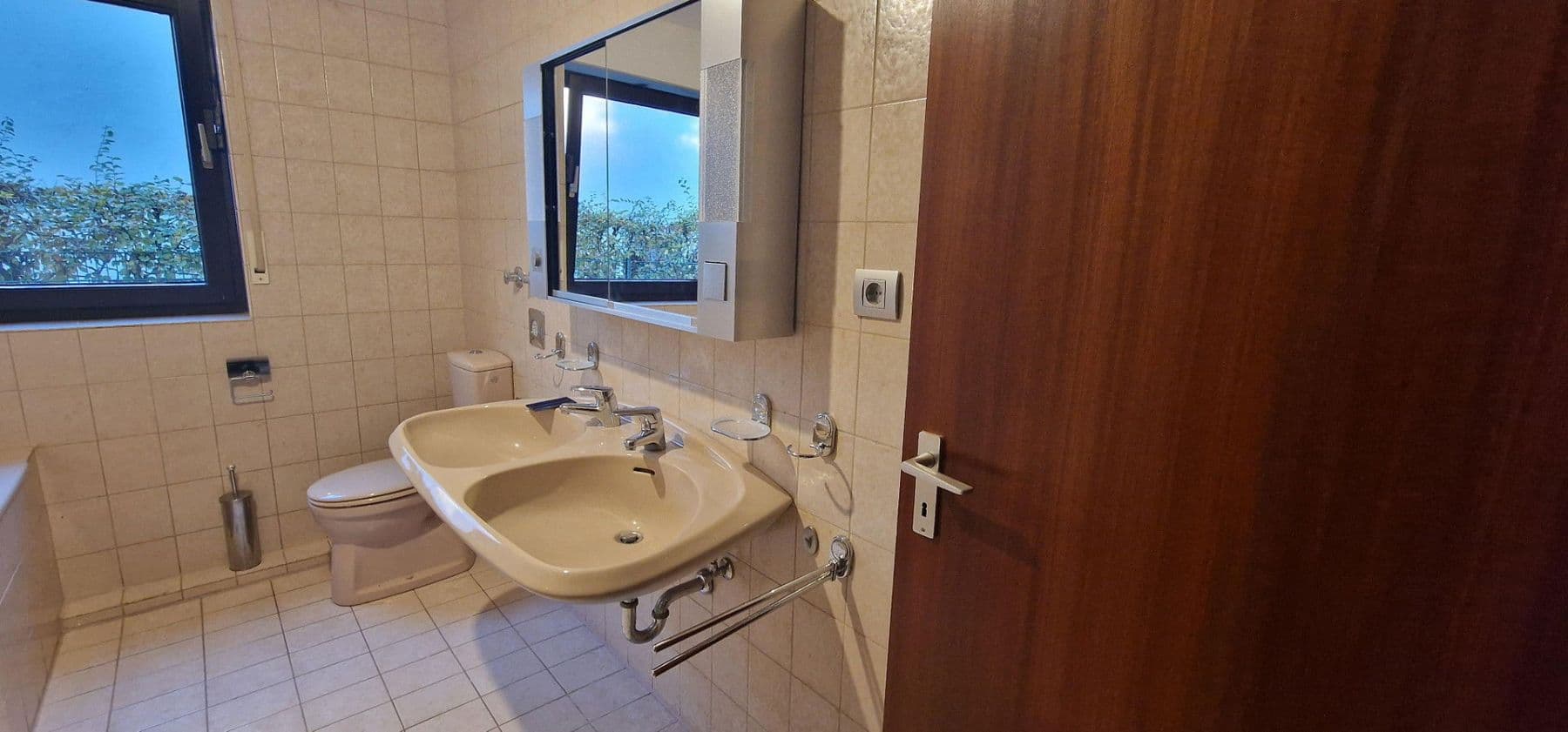 Prodej bytu 4+1 136 m², Köln (Eil), Severní Porýní-Vestfálsko Prodej bytu 4+1 136 m², Köln (Eil), Severní Porýní-Vestfálsko