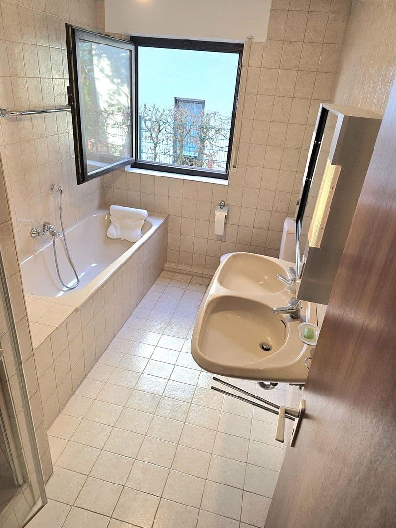 Prodej bytu 4+1 136 m², Köln (Eil), Severní Porýní-Vestfálsko Prodej bytu 4+1 136 m², Köln (Eil), Severní Porýní-Vestfálsko