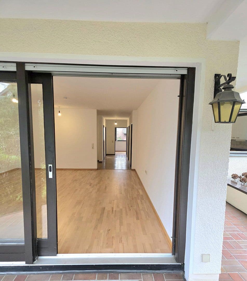 Prodej bytu 4+1 136 m², Köln (Eil), Severní Porýní-Vestfálsko Prodej bytu 4+1 136 m², Köln (Eil), Severní Porýní-Vestfálsko