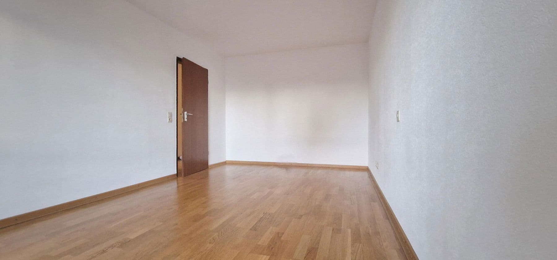 Prodej bytu 4+1 136 m², Köln (Eil), Severní Porýní-Vestfálsko Prodej bytu 4+1 136 m², Köln (Eil), Severní Porýní-Vestfálsko