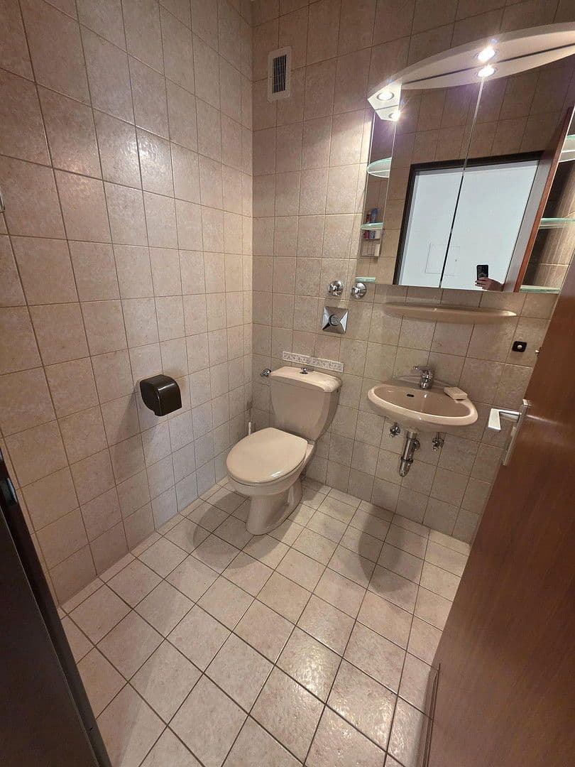 Prodej bytu 4+1 136 m², Köln (Eil), Severní Porýní-Vestfálsko Prodej bytu 4+1 136 m², Köln (Eil), Severní Porýní-Vestfálsko