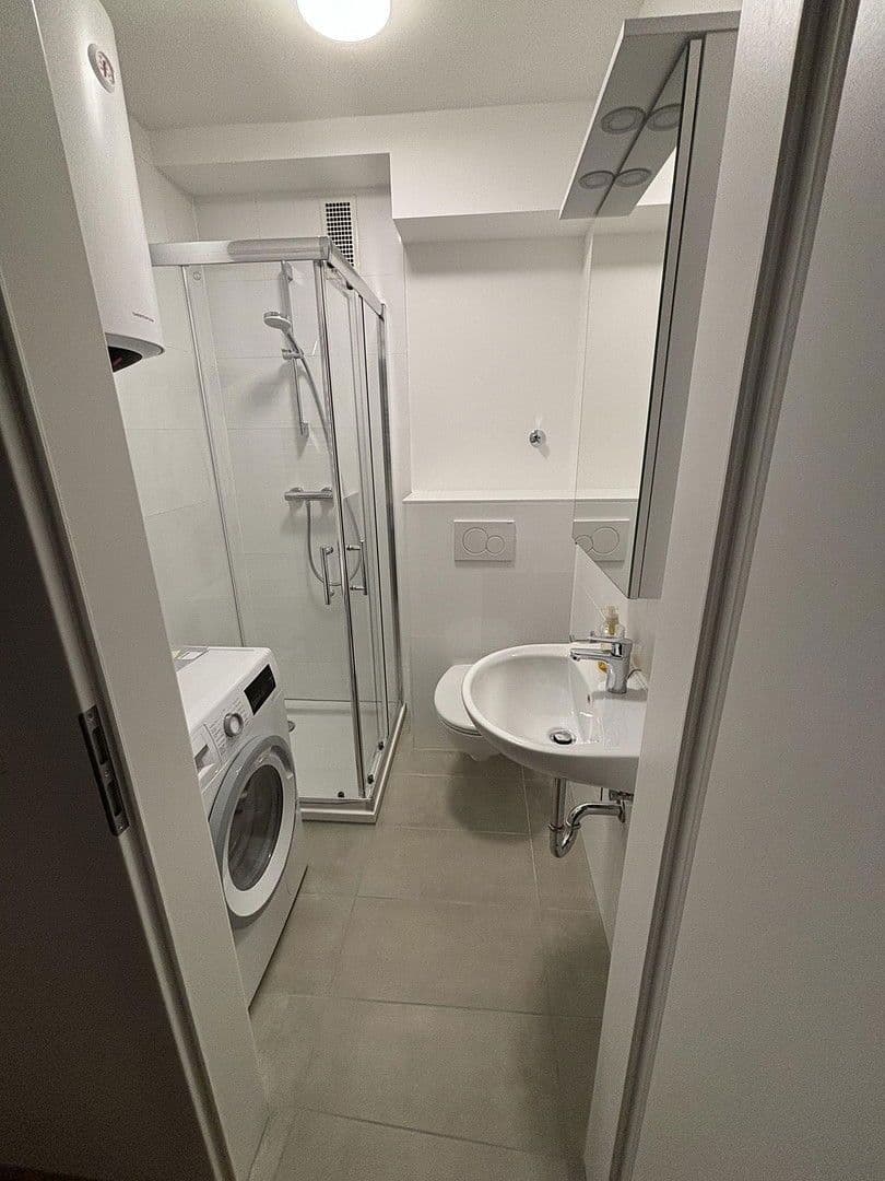 Pronájem bytu 1+kk 35 m², Baaderstraße 48, München, Bavorsko Pronájem bytu 1+kk 35 m², Baaderstraße 48, München, Bavorsko