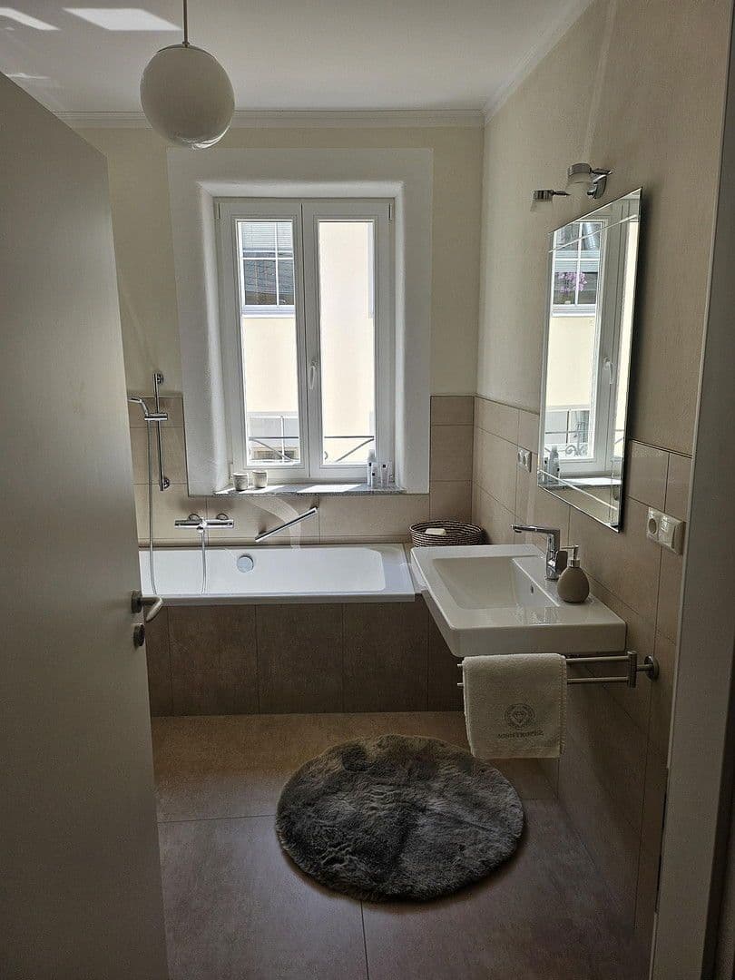 Pronájem bytu 2+kk 87 m², Schlossberg 2, Saarburg, Porýní-Falc Pronájem bytu 2+kk 87 m², Schlossberg 2, Saarburg, Porýní-Falc