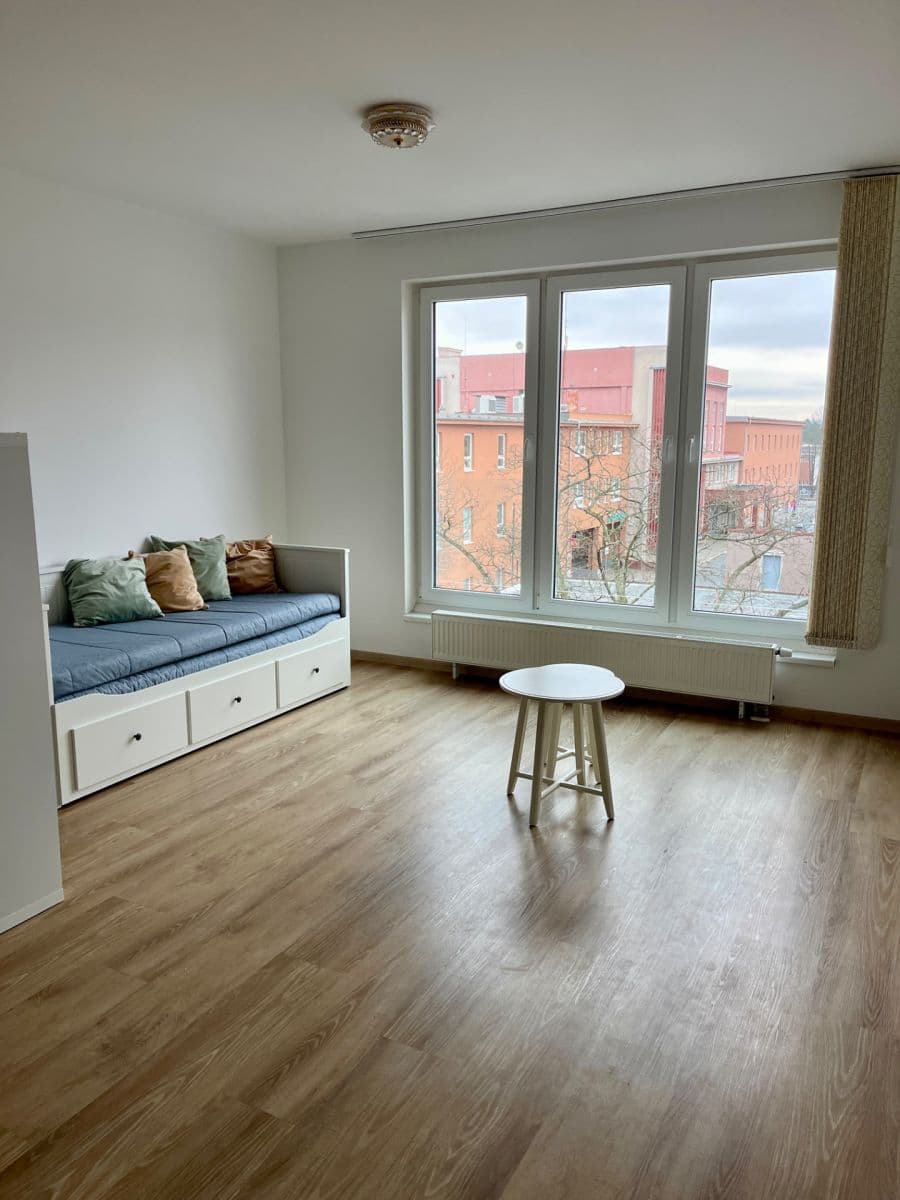 Pronájem bytu 1+kk 35 m², Stehlíkova, Plzeň, Plzeňský kraj Pronájem bytu 1+kk 35 m², Stehlíkova, Plzeň, Plzeňský kraj