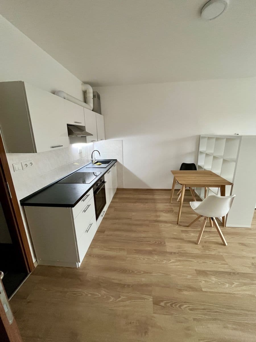 Pronájem bytu 1+kk 35 m², Stehlíkova, Plzeň, Plzeňský kraj Pronájem bytu 1+kk 35 m², Stehlíkova, Plzeň, Plzeňský kraj