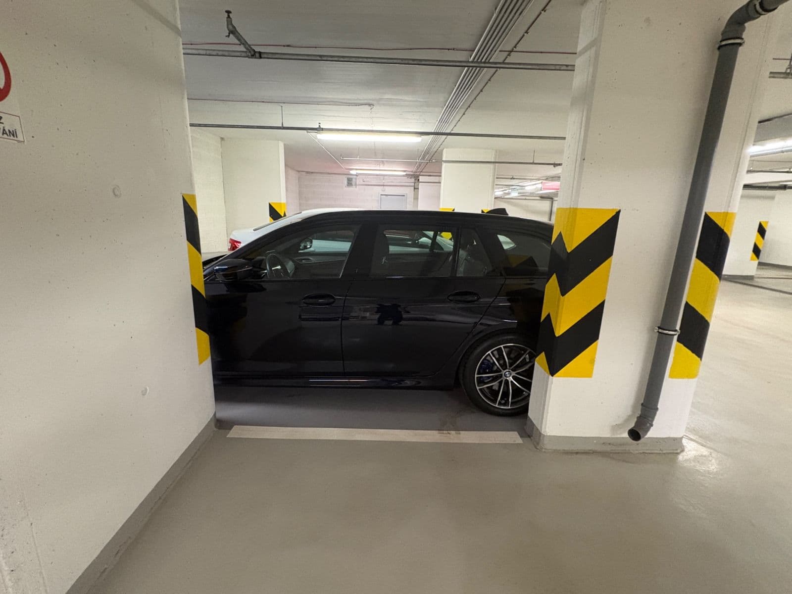 Prodej garáže 13 m², Breitfeldova, Praha, Praha Prodej garáže 13 m², Breitfeldova, Praha, Praha