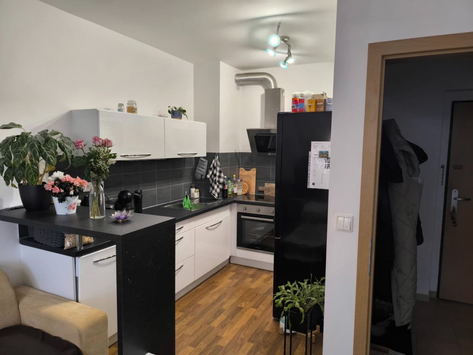 Pronájem bytu 2+kk 43 m², Mirešická, Jinočany, Středočeský kraj Pronájem bytu 2+kk 43 m², Mirešická, Jinočany, Středočeský kraj
