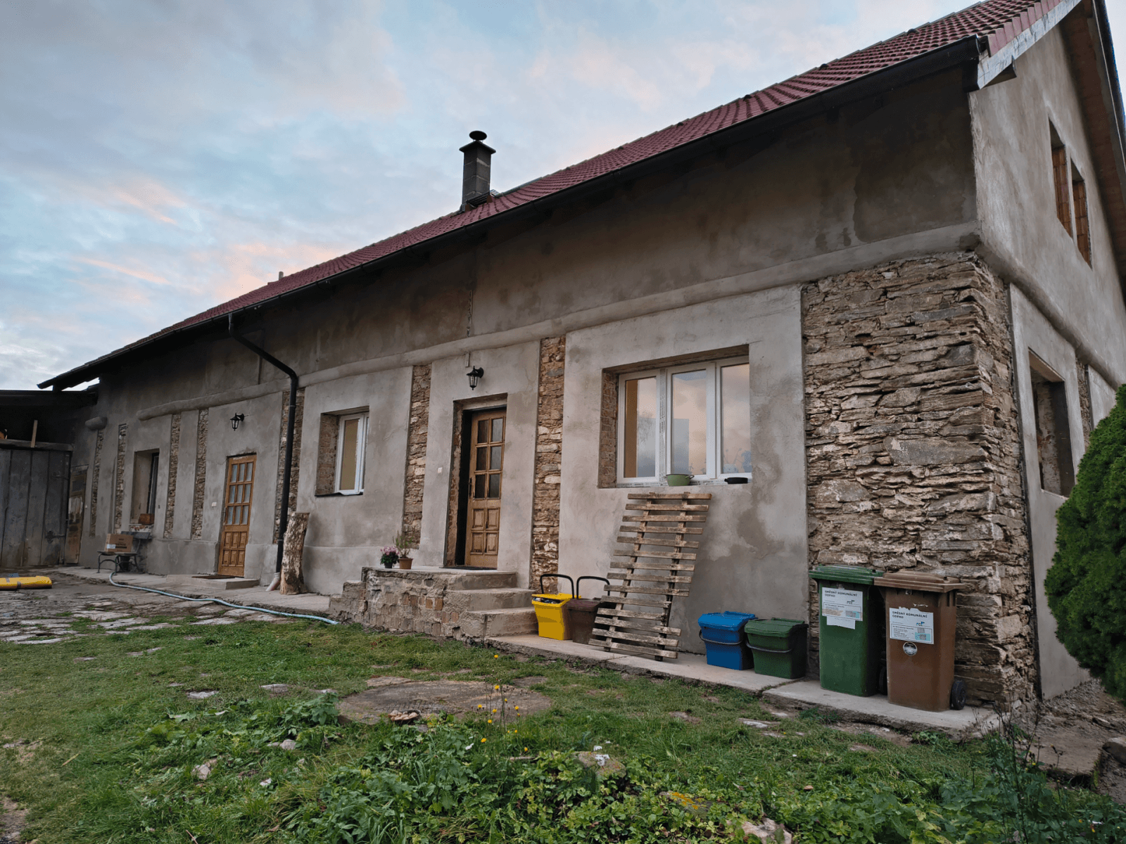 Prodej domu 258 m², pozemek 5.664 m², Chlístovice, Středočeský kraj Prodej domu 258 m², pozemek 5.664 m², Chlístovice, Středočeský kraj