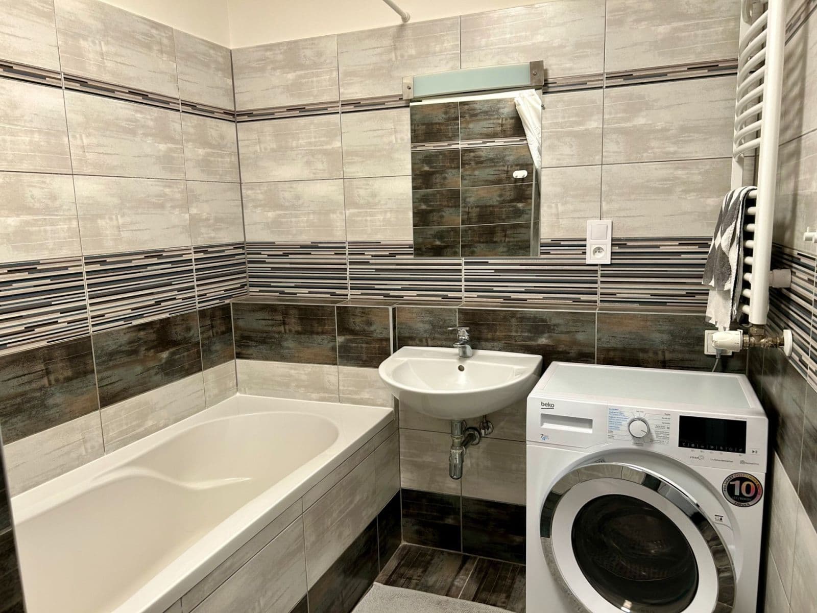 Pronájem bytu 2+1 66 m², Žinkovská, Praha, Praha Pronájem bytu 2+1 66 m², Žinkovská, Praha, Praha